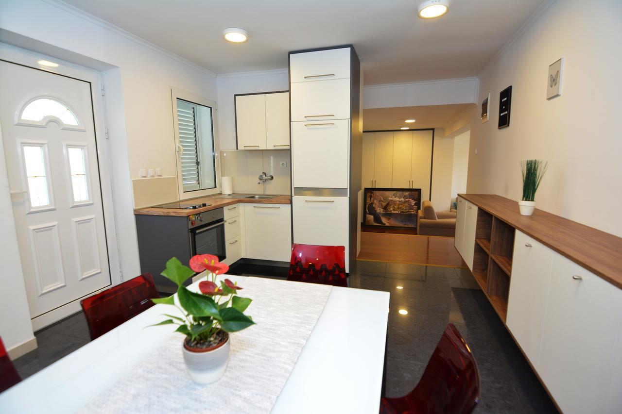 Tropicoco Apartments Tivat Zewnętrze zdjęcie